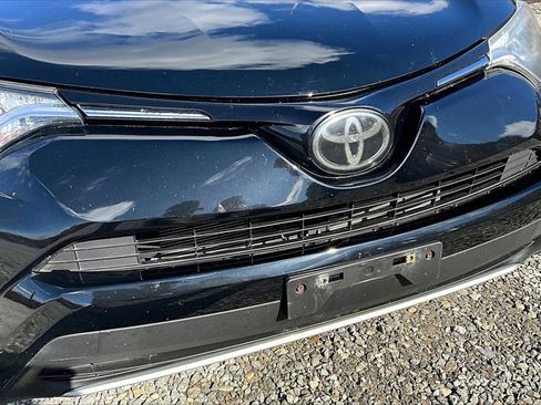 Used 2018 Toyota RAV4 XLE image 24