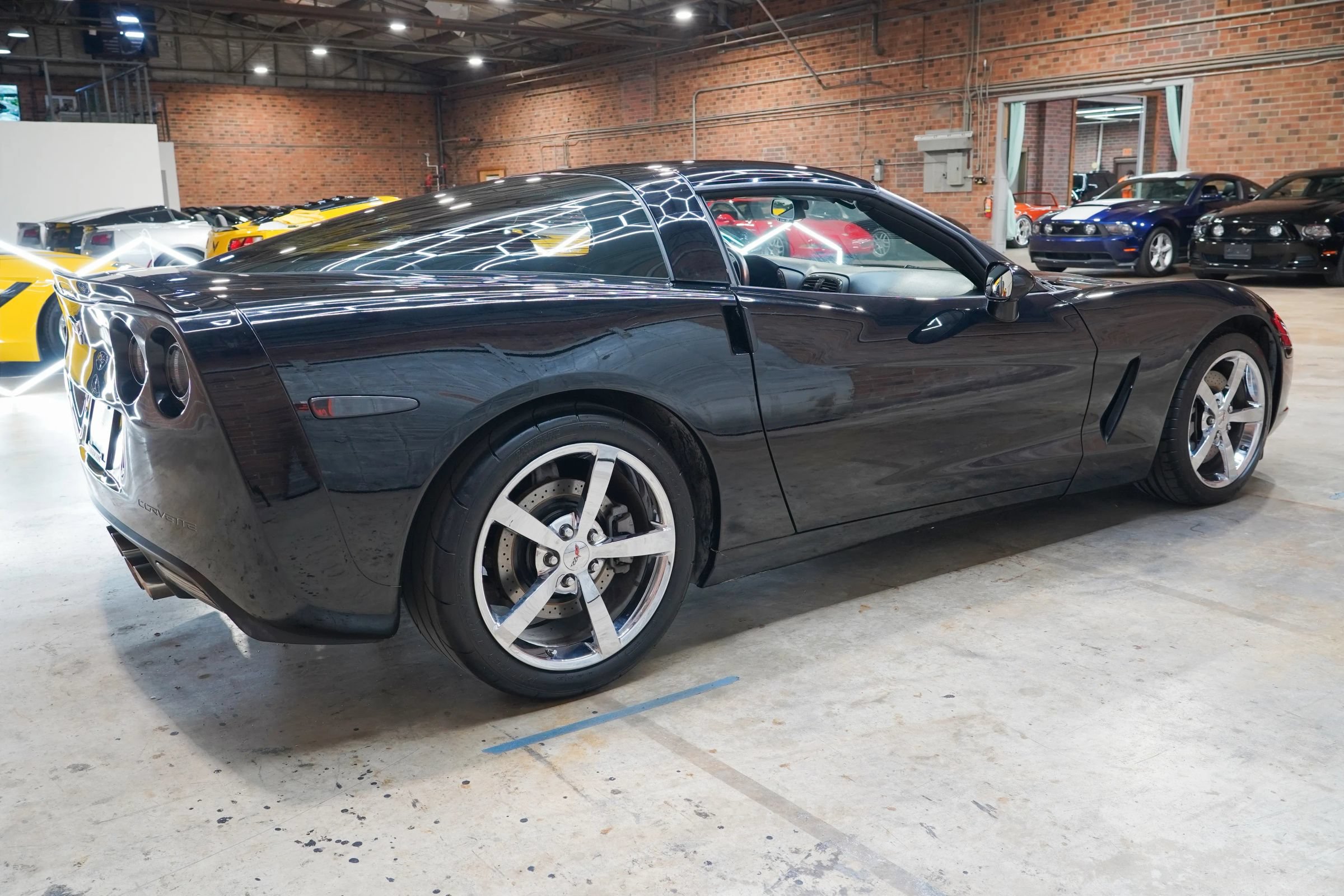 Used 2010 Chevrolet Corvette Coupe w/ Preferred Equipment Group RWD image 14