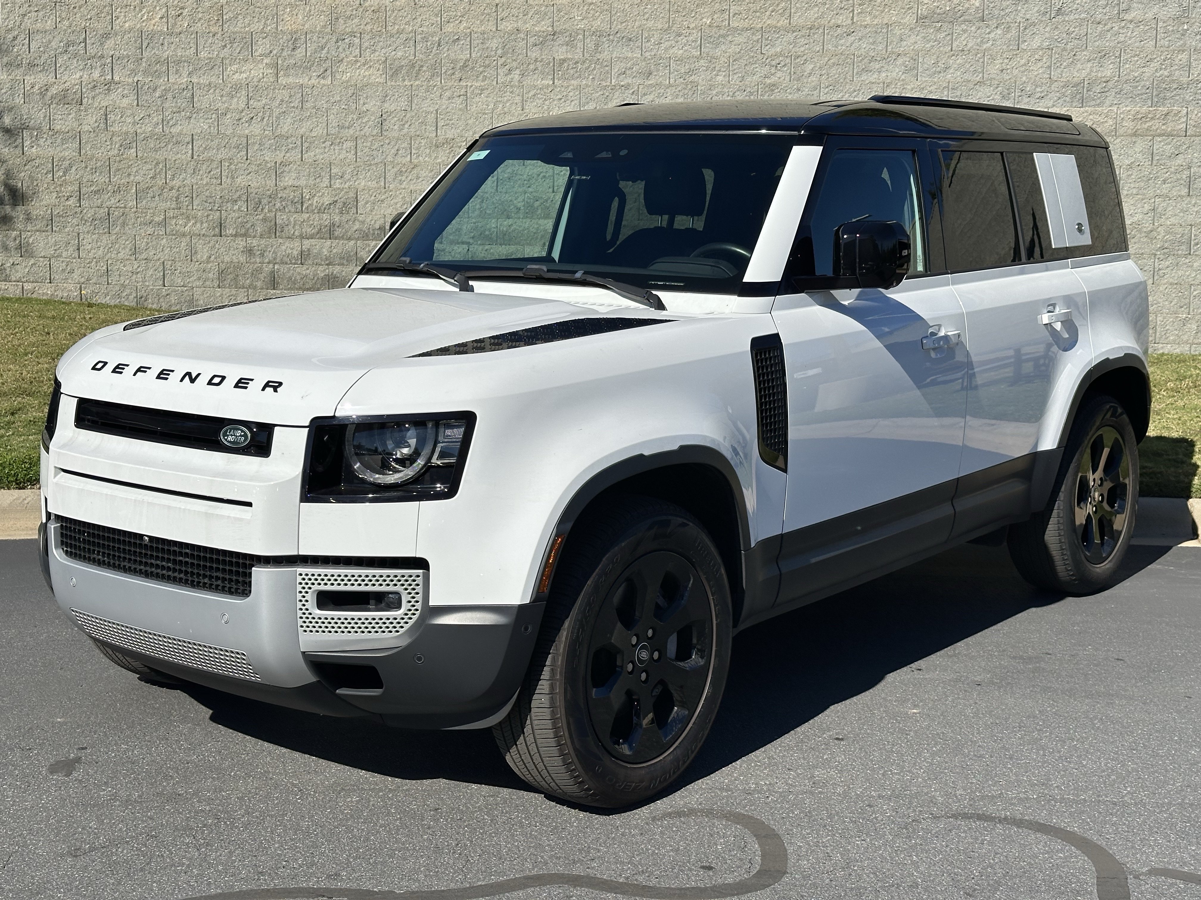 Used 2024 Land Rover Defender 110 S AWD/4WD image 1