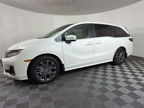 New 2026 Honda Odyssey Touring image 25
