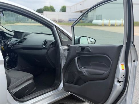 Used 2019 Ford Fiesta SE w/ Equipment Group 201A FWD image 15