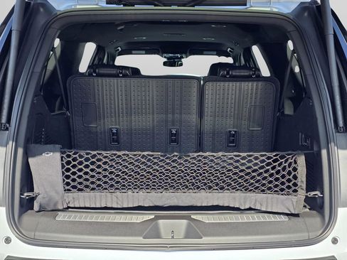 New 2026 Chevrolet Suburban Premier image 15