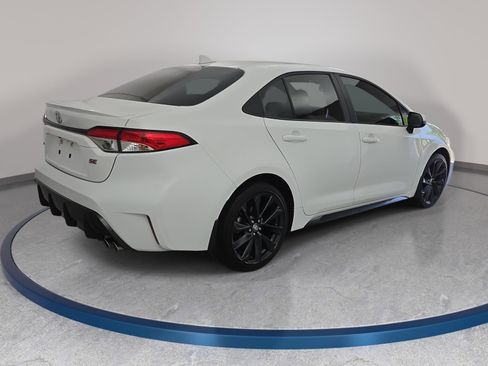 Used 2024 Toyota Corolla SE FWD image 5