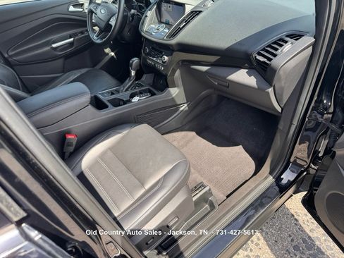 Used 2018 Ford Escape Titanium w/ Ford Safe & Smart Package AWD/4WD image 19