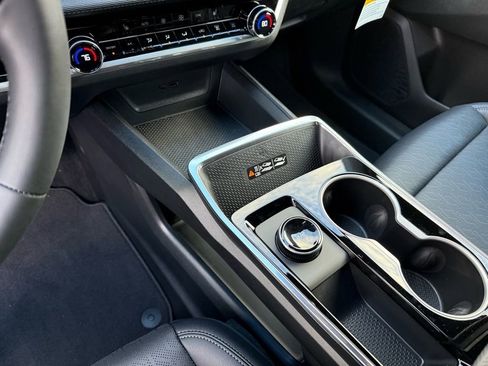 New 2026 Chevrolet Equinox LT image 16