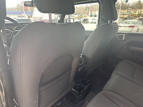 Used 2020 Jeep Gladiator Sport w/ Quick Order Package 24S image 19