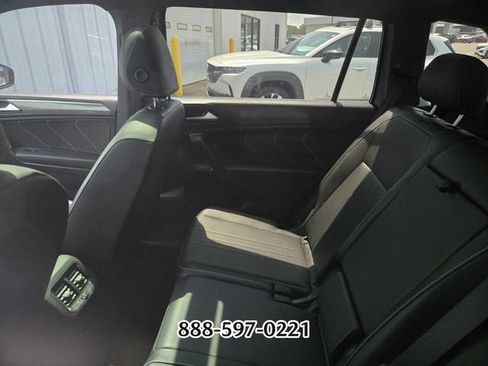Used 2024 Volkswagen Tiguan SE R-Line FWD image 3