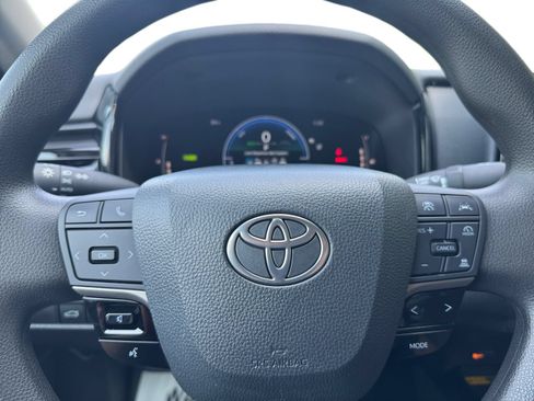 Used 2025 Toyota Camry LE FWD image 16