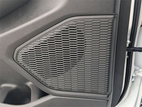 New 2025 Jeep Grand Cherokee Altitude image 17