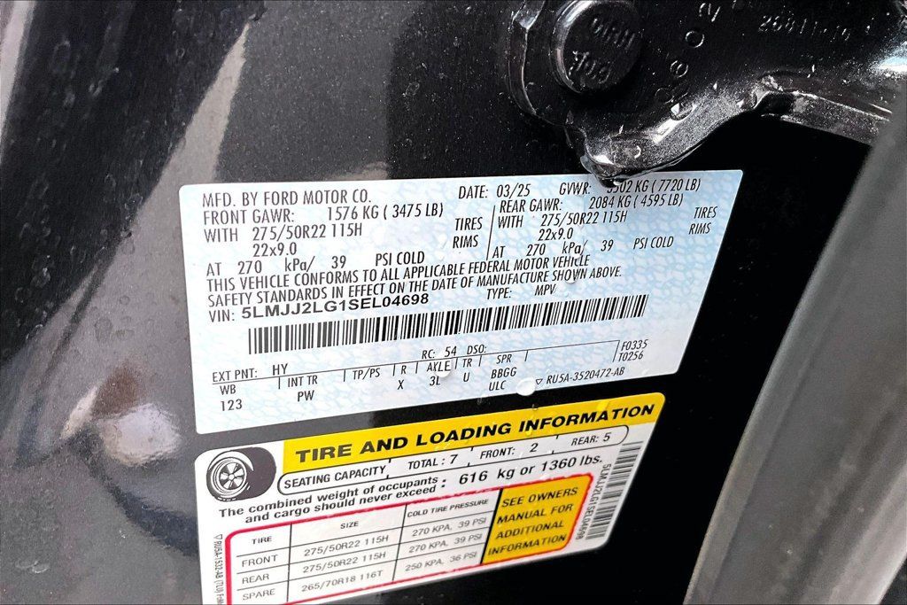 Used 2025 Lincoln Navigator Reserve AWD/4WD image 21