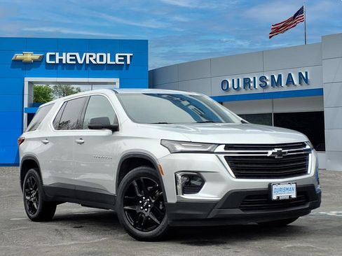 Used 2022 Chevrolet Traverse LS image 1