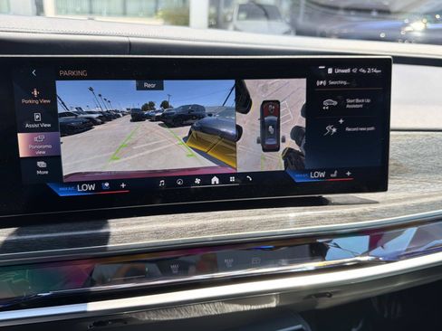 Used 2025 BMW 760i xDrive w/ Executive Package AWD/4WD image 47