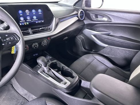 Used 2024 Chevrolet Trax LS image 94