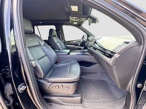 Used 2023 Cadillac Escalade Sport w/ LPO, ONYX Package RWD image 33