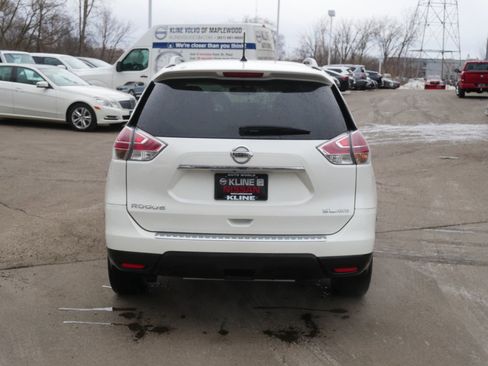 Used 2015 Nissan Rogue SL w/ SL Premium Package image 4