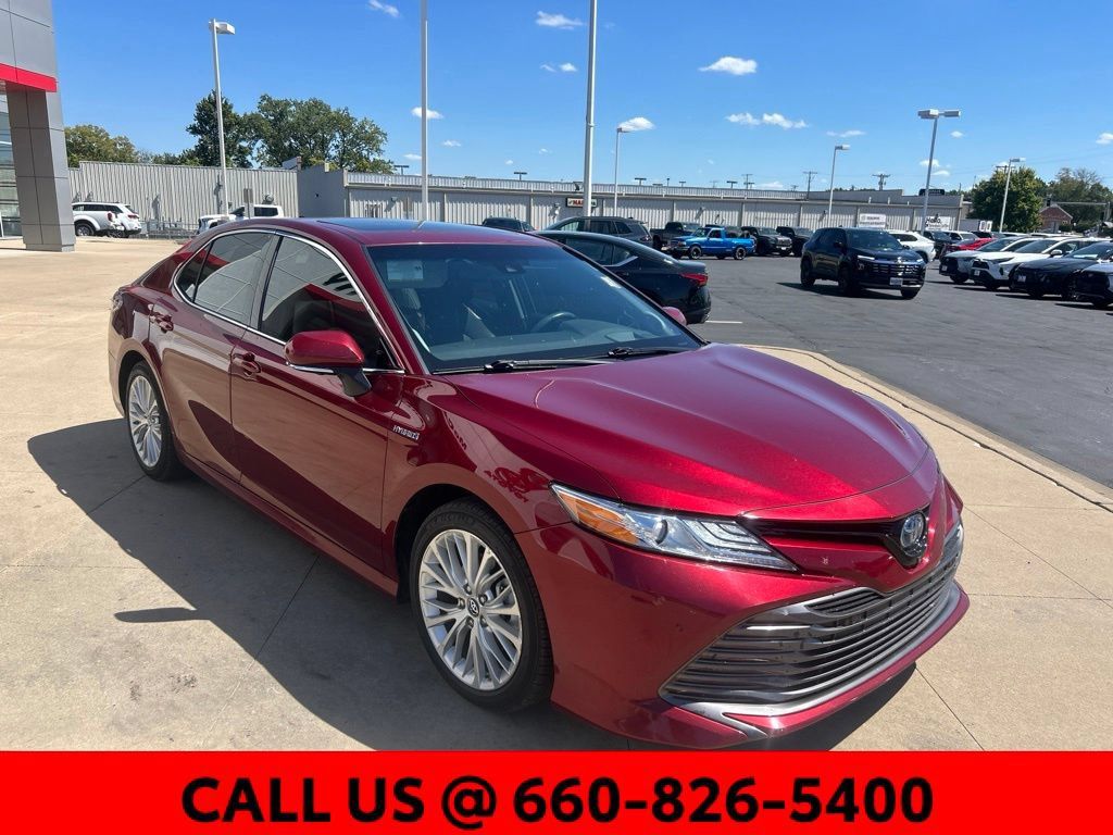 Used 2018 Toyota Camry XLE w/ Audio Package FWD image 3