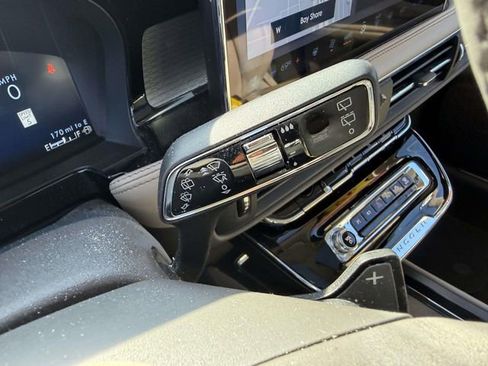 Used 2023 Lincoln Corsair AWD w/ Equipment Group 101A image 30