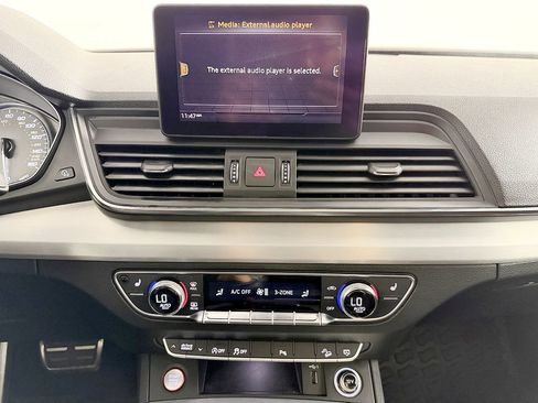 Used 2020 Audi SQ5 Premium w/ Convenience Package image 64