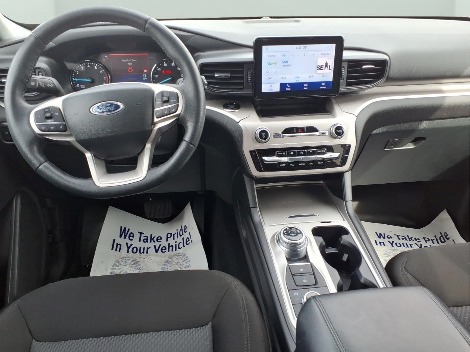 Used 2024 Ford Explorer XLT AWD/4WD image 9