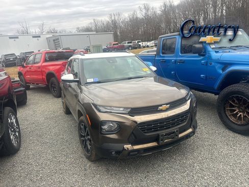Used 2022 Chevrolet TrailBlazer ACTIV w/ Sun and Liftgate Package image 1