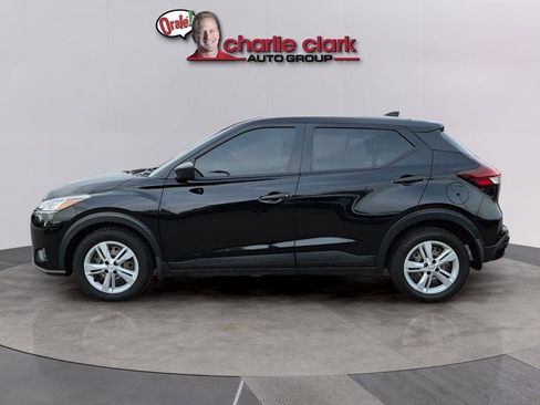 Used 2024 Nissan Kicks S image 3