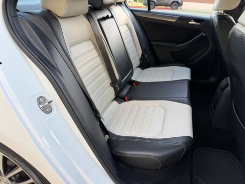 Used 2016 Volkswagen Jetta Sport w/ Lighting Package image 13