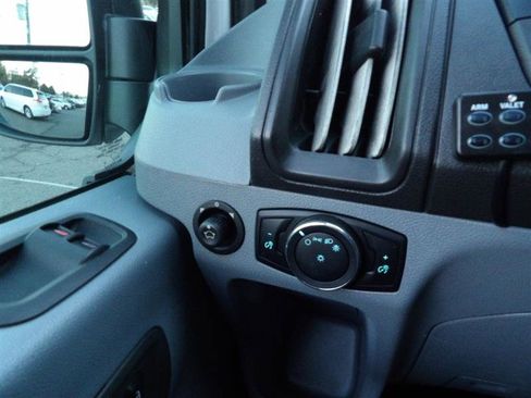 Used 2017 Ford Transit 350 XLT image 24