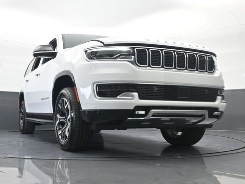 Used 2023 Jeep Wagoneer L Series III w/ Preferred Equipment Group image 69