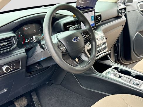 Certified 2023 Ford Explorer 4WD image 4