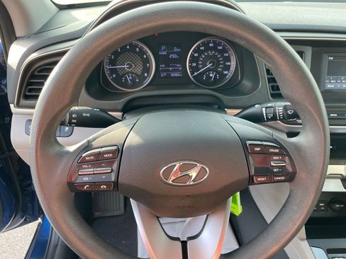 Used 2019 Hyundai Elantra SE FWD image 13