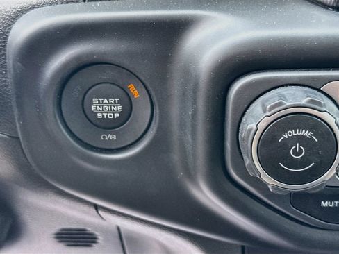 Used 2023 Jeep Wrangler Unlimited Sahara w/ Cold Weather Group AWD/4WD image 25