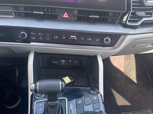 Certified 2024 Kia Sportage EX AWD/4WD image 13