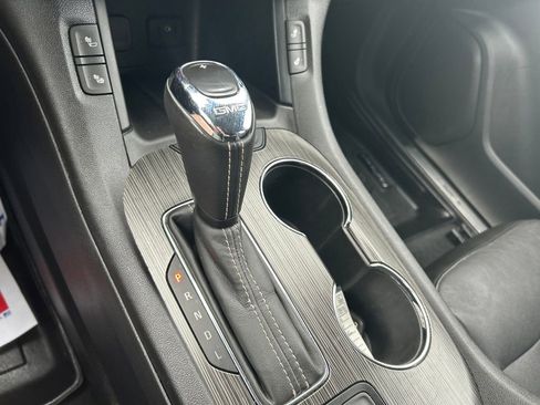 Used 2019 GMC Acadia SLT image 34