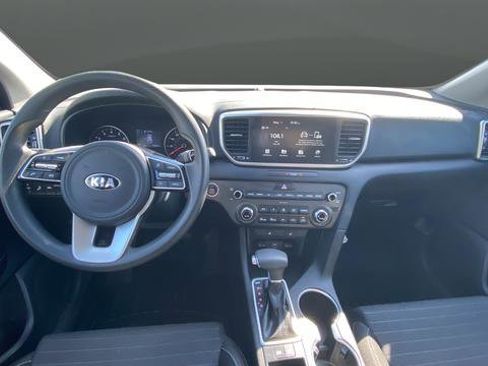 Used 2022 Kia Sportage LX w/ LX FWD Value Edition Package image 11