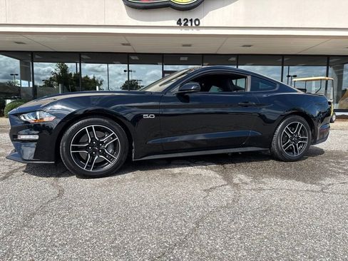 Used 2021 Ford Mustang GT RWD image 4
