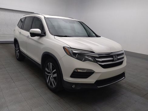 Used 2017 Honda Pilot Touring image 14