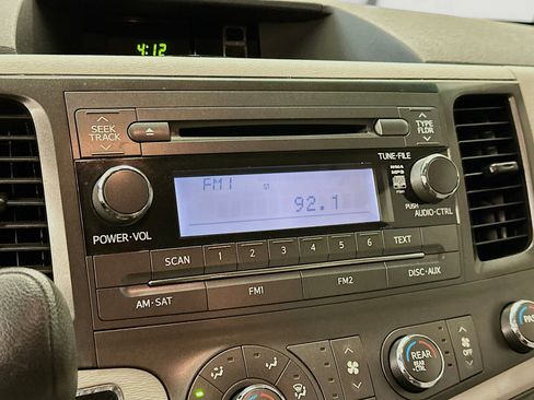 Used 2011 Toyota Sienna FWD image 21