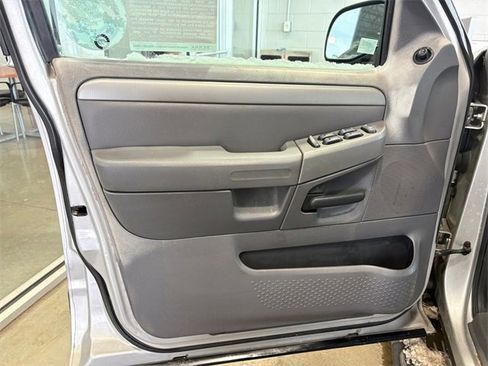 Used 2003 Ford Explorer XLT image 13
