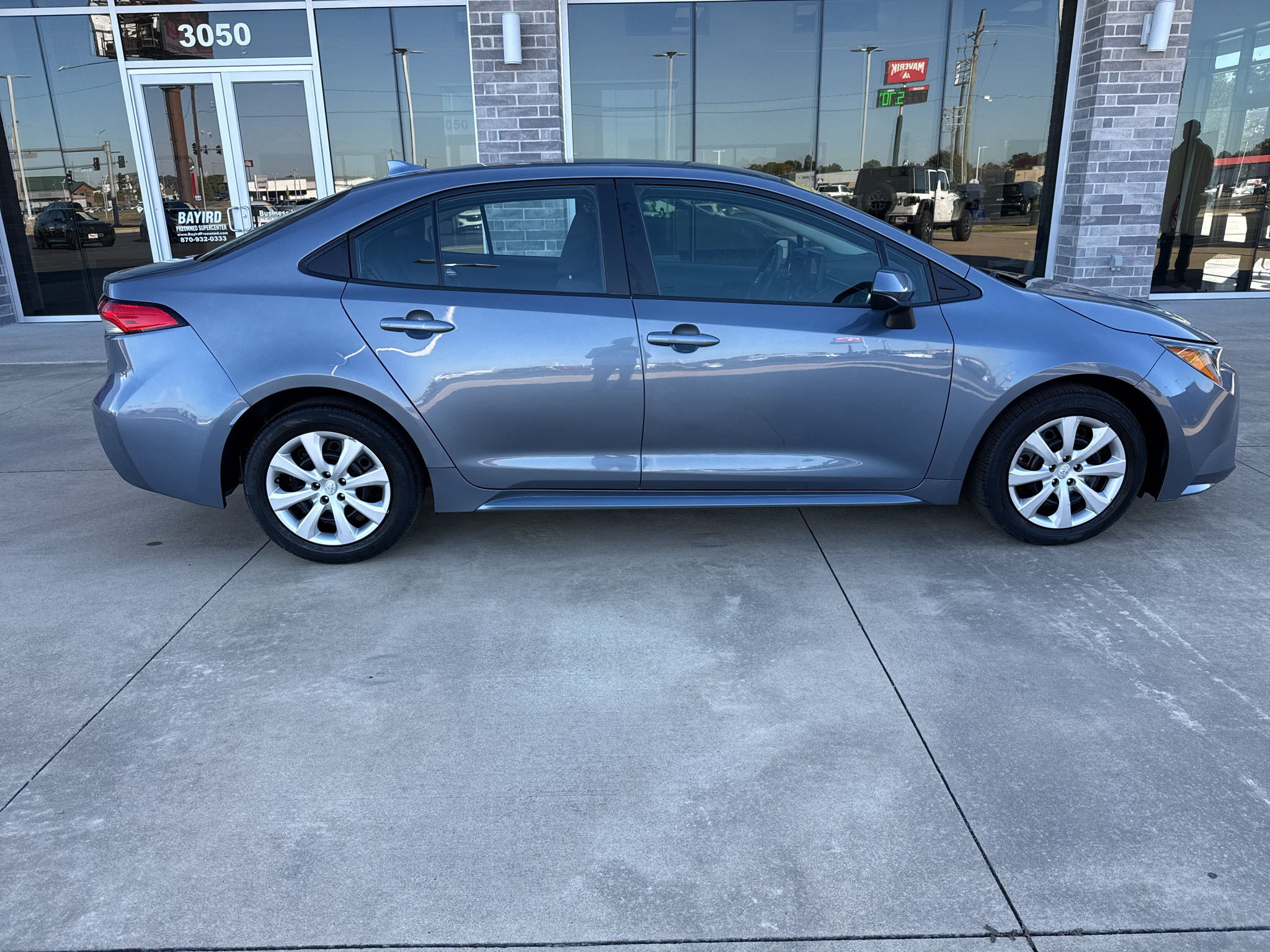 Used 2024 Toyota Corolla LE FWD image 8