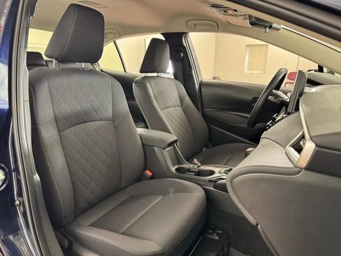 Used 2025 Toyota Corolla LE w/ LE Premium Package FWD image 36