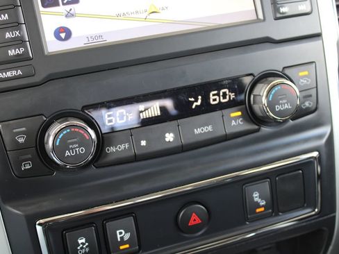 Used 2018 Nissan Titan PRO-4X AWD/4WD image 22