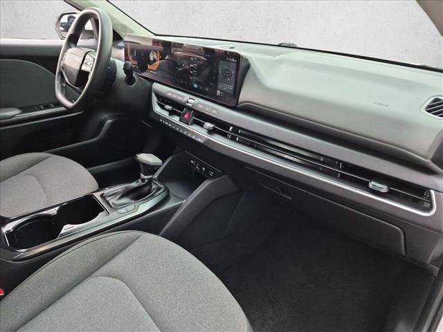 Used 2025 Kia K4 FWD image 28