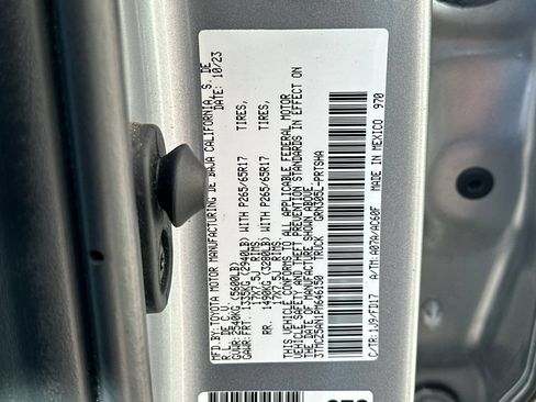 Used 2023 Toyota Tacoma TRD Sport AWD/4WD image 38