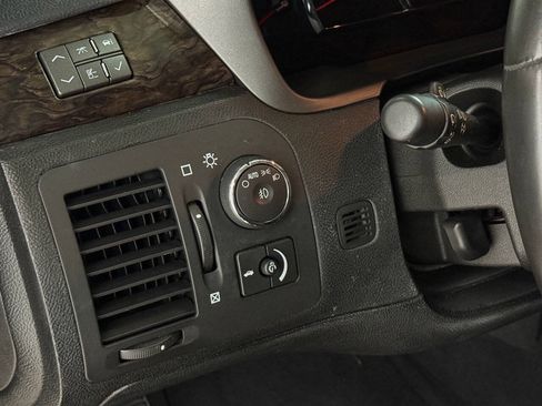 Used 2008 Cadillac DTS Limousine FWD image 58