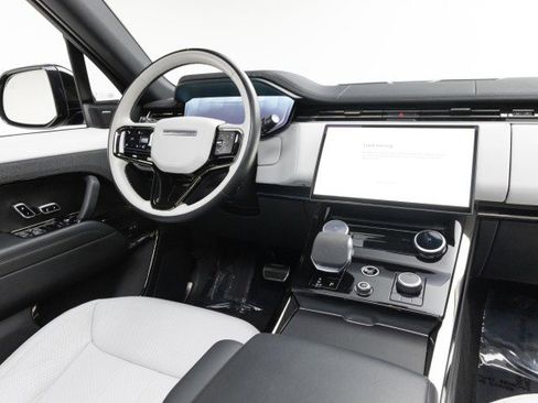 Used 2023 Land Rover Range Rover Sport SE Dynamic image 12