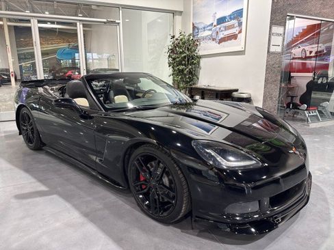 Used 2008 Chevrolet Corvette Convertible w/ Preferred Equipment Group RWD image 19