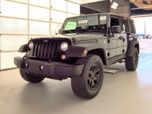 Used 2018 Jeep Wrangler Unlimited Sport w/ Connectivity Group AWD/4WD image 2