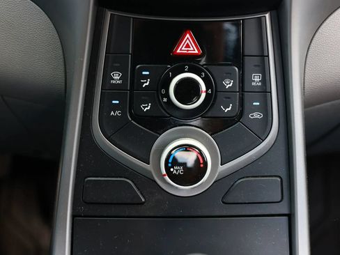 Used 2016 Hyundai Elantra SE FWD image 32