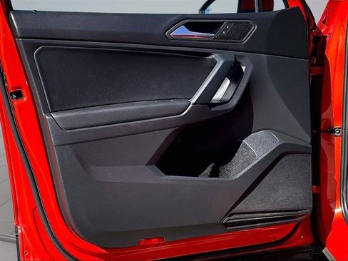 Used 2019 Volkswagen Tiguan SE image 20