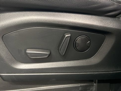 Used 2022 Ford Explorer Limited w/ Equipment Group 301A image 28